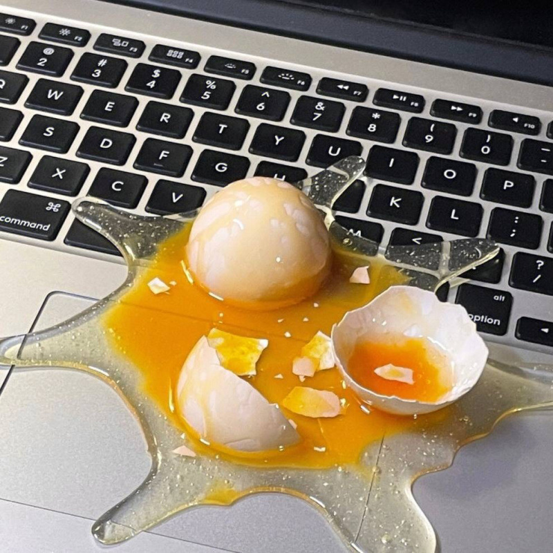 Cracked Egg Phone Stand Holida - đánh giá và giá Esports Gaming Trophy