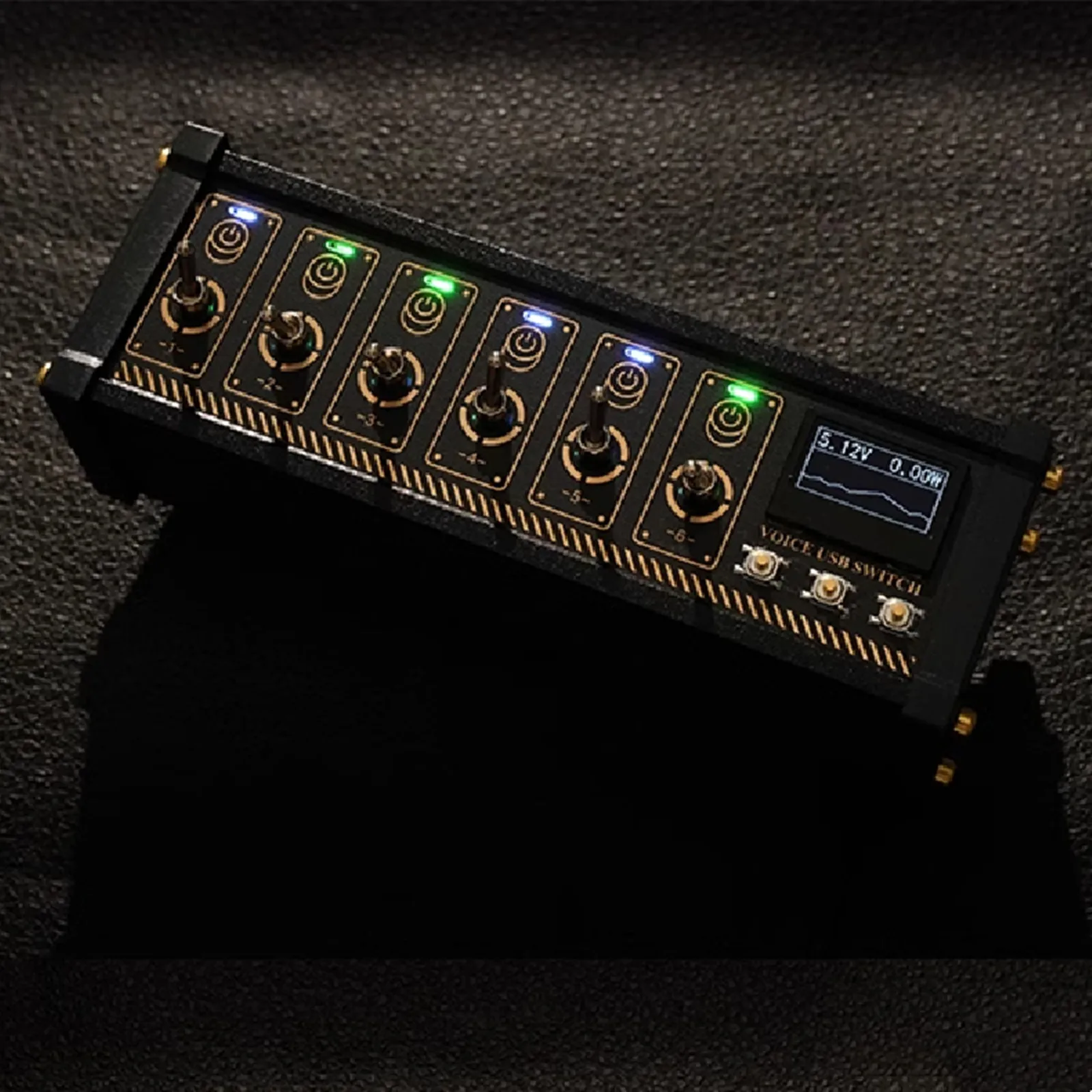 Cyberpunk NK5 USB Switch Socke - đánh giá và giá Esports Gaming Trophy
