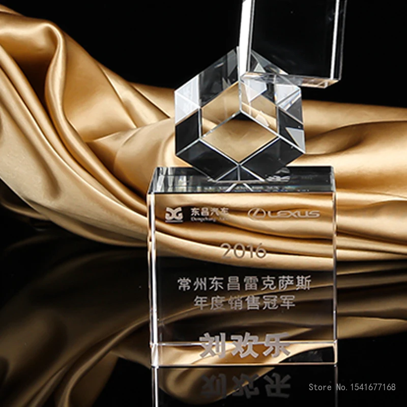 Customized Transparent Crystal - đánh giá và giá Esports Gaming Trophy